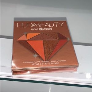 HUDA BEAUTY TOPAZ OBSESSIONS